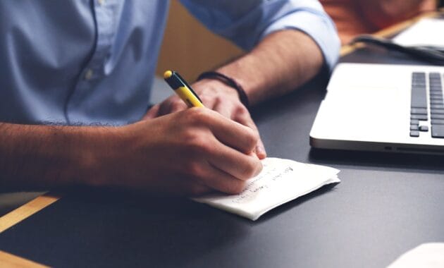 How to Build a Strong Personal Brand to Stand Out in the Job Market